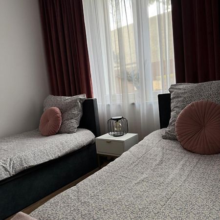 Dawna Mleczarnia Apartamenty Sosnowy ノバ・ルダ エクステリア 写真